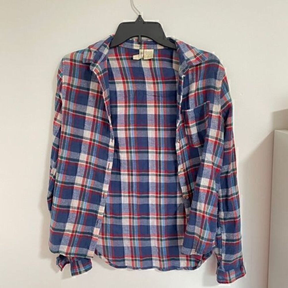 Women’s white blue and red flannel button up shirt